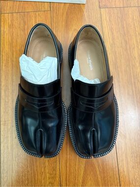 Margiela Tabi Black Split-Toe Leather Loafers - Size 6